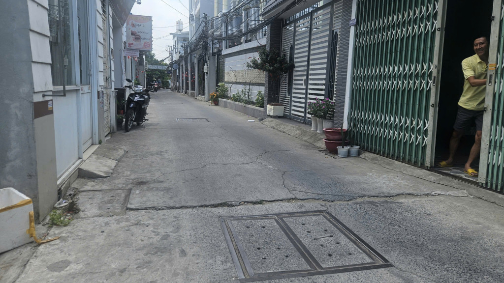 Bán nhà hẻm 388 Nguyễn Văn Cừ - Ô tô vào tận nơi, giá tốt